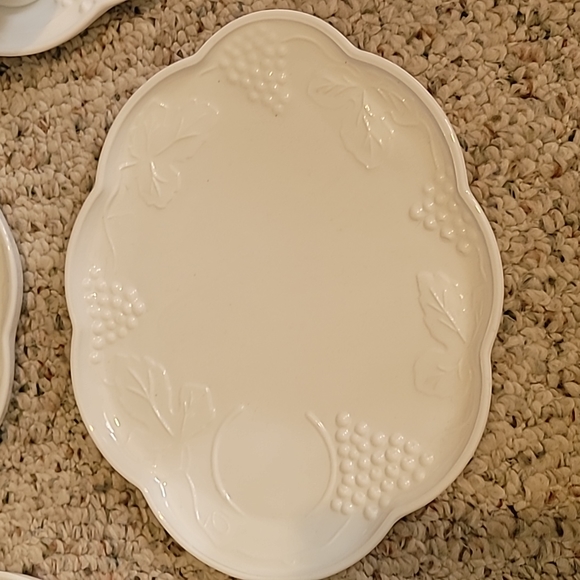 Set of 6 Indiana Glass Milk Glass luncheon plates and cups - Picture 2 of 4